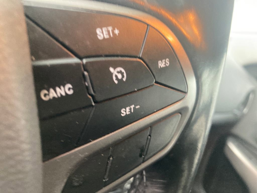 Used 2021 Jeep Cherokee Latitude Lux w/ Comfort/Convenience Group image 52