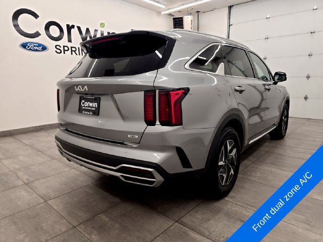 Used 2023 Kia Sorento EX FWD image 5