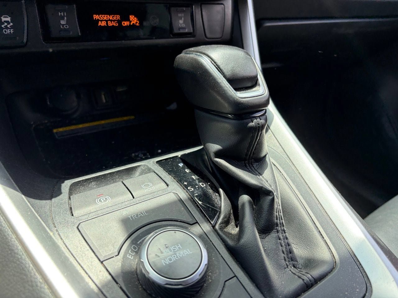 Used 2020 Toyota RAV4 XSE AWD/4WD image 8