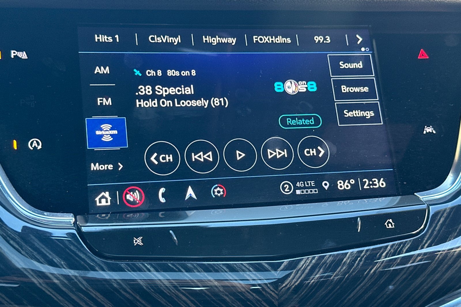 Used 2024 Cadillac XT6 Premium Luxury image 27