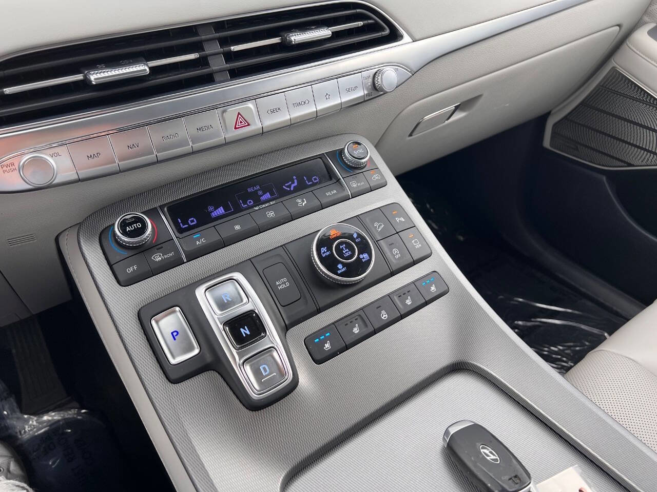 Used 2022 Hyundai Palisade Calligraphy image 22