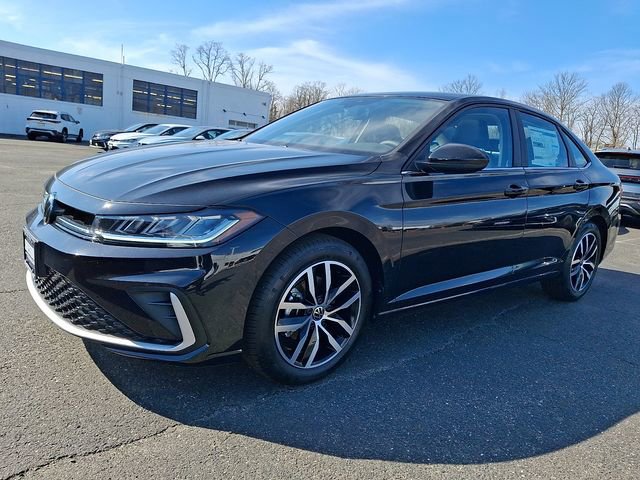 New 2026 Volkswagen Jetta SE image 2