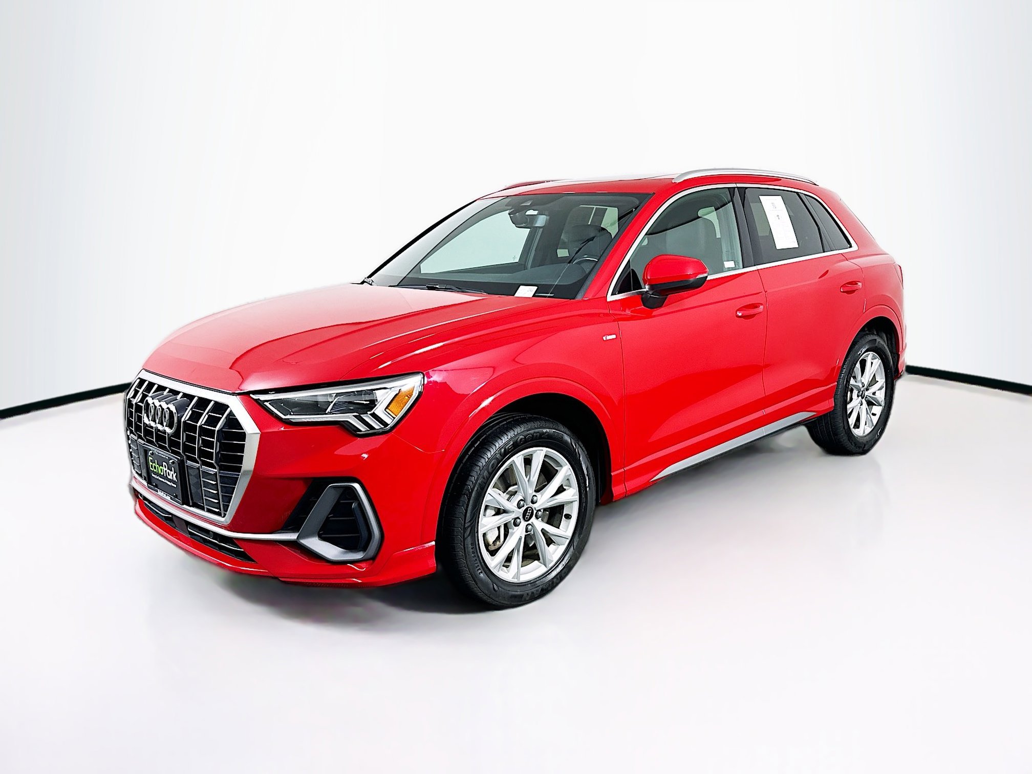 Used 2024 Audi Q3 2.0T Premium image 3