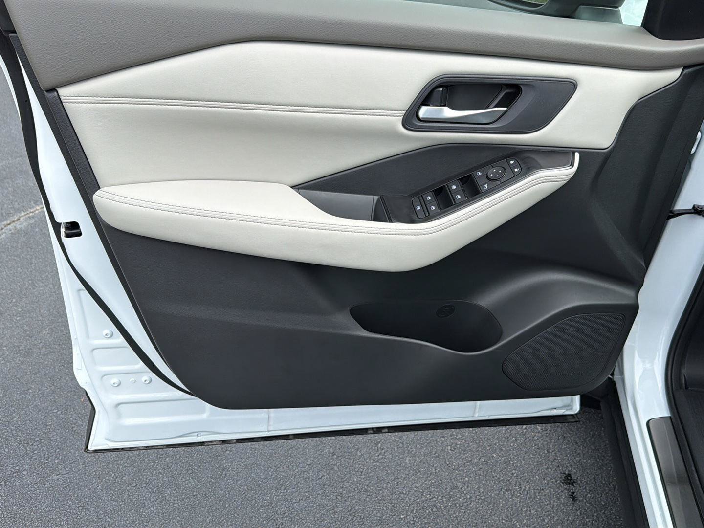 New 2026 Nissan Rogue Dark Armor FWD image 17