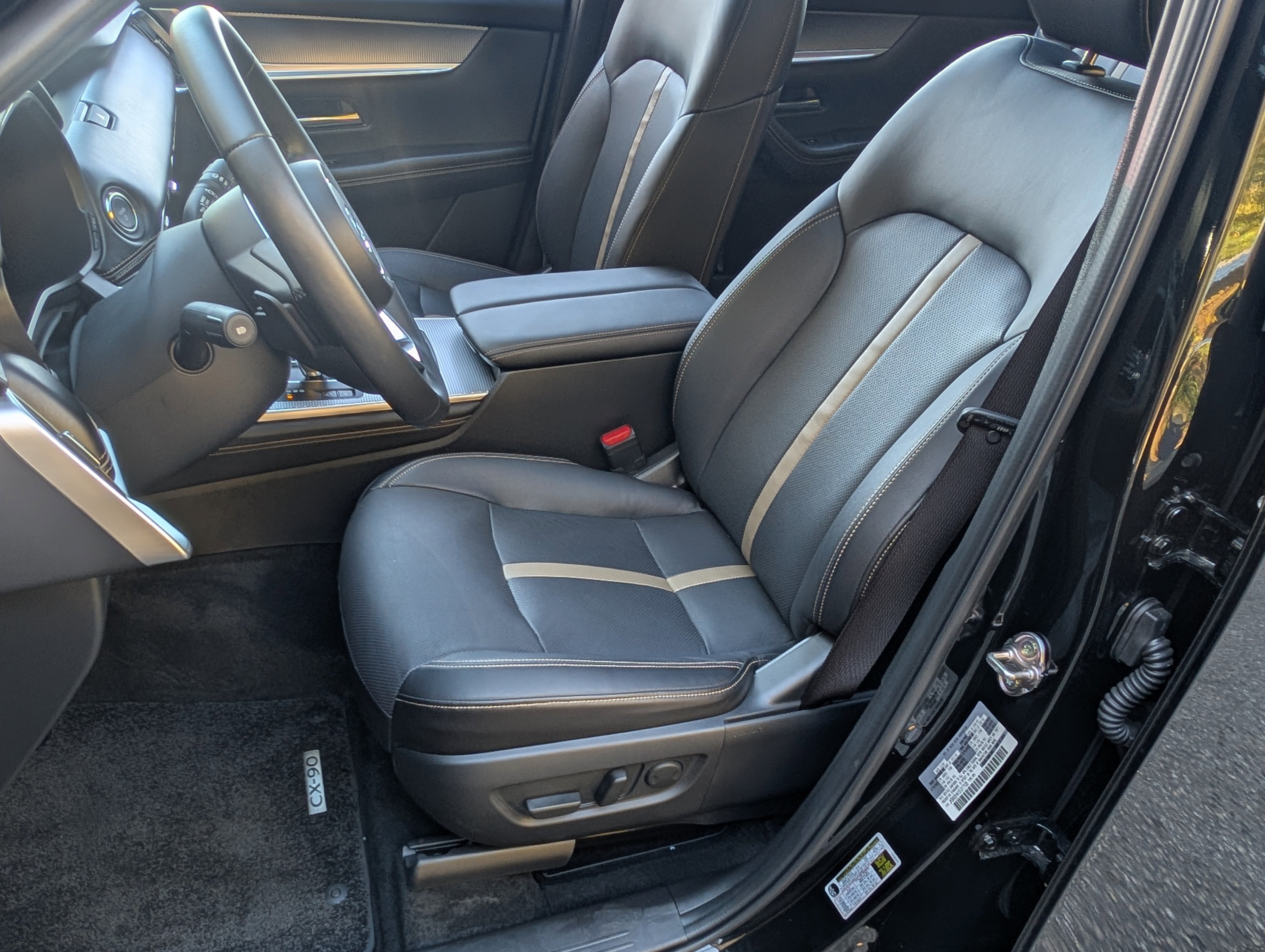 Used 2025 MAZDA CX-90 Plug-In Hybrid w/ Premium Plus image 17