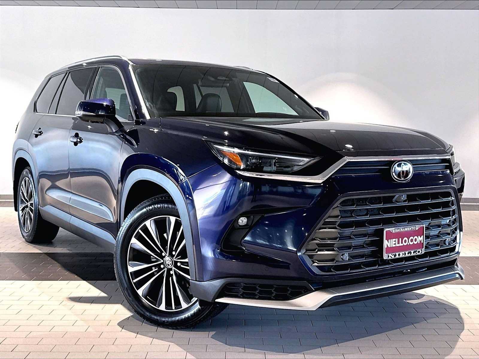 Used 2025 Toyota Grand Highlander AWD Hybrid image 12