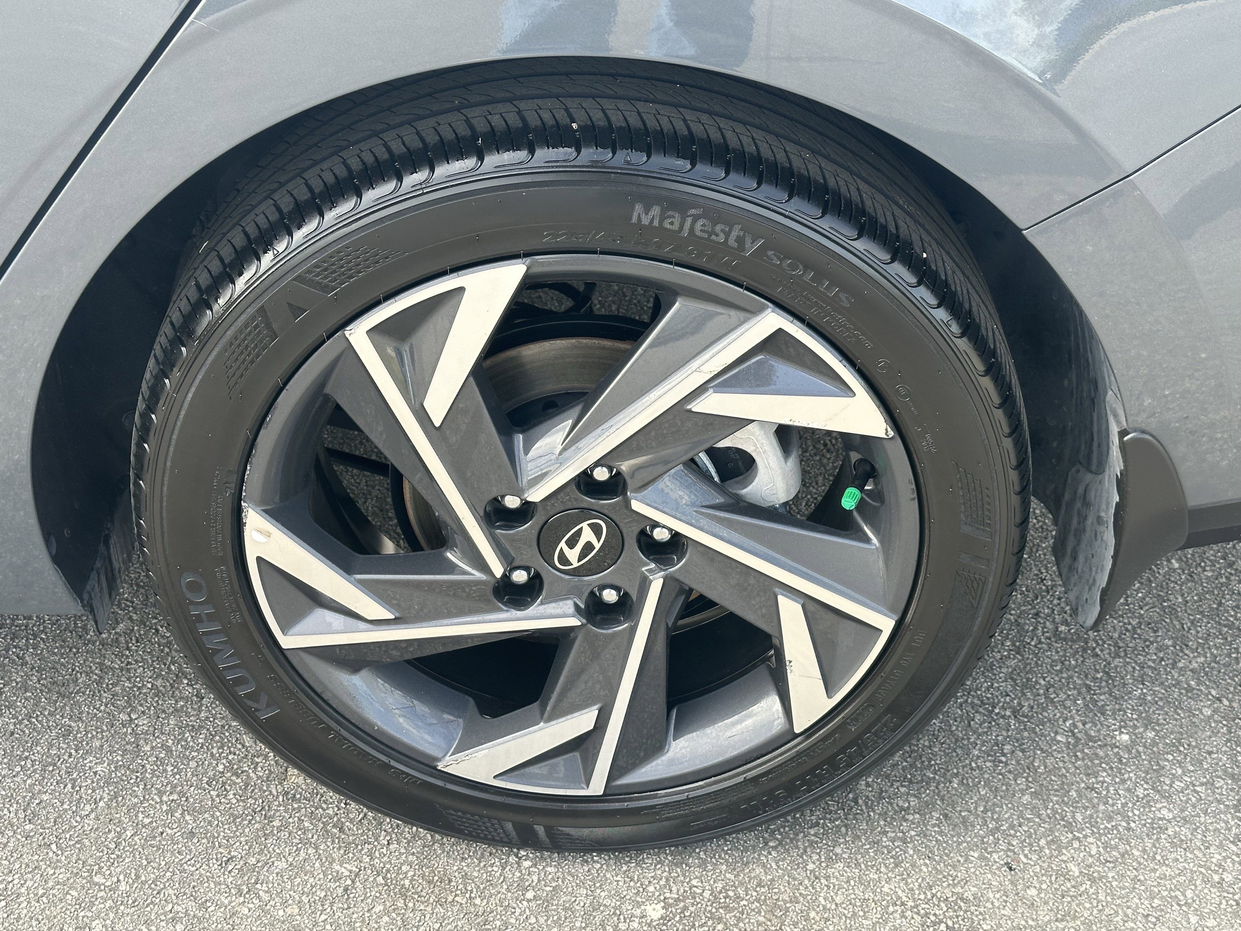 Used 2025 Hyundai Elantra Sport FWD image 20