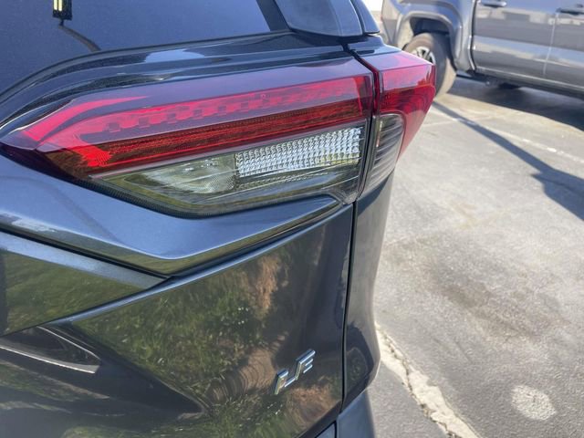 Used 2019 Toyota RAV4 LE image 11