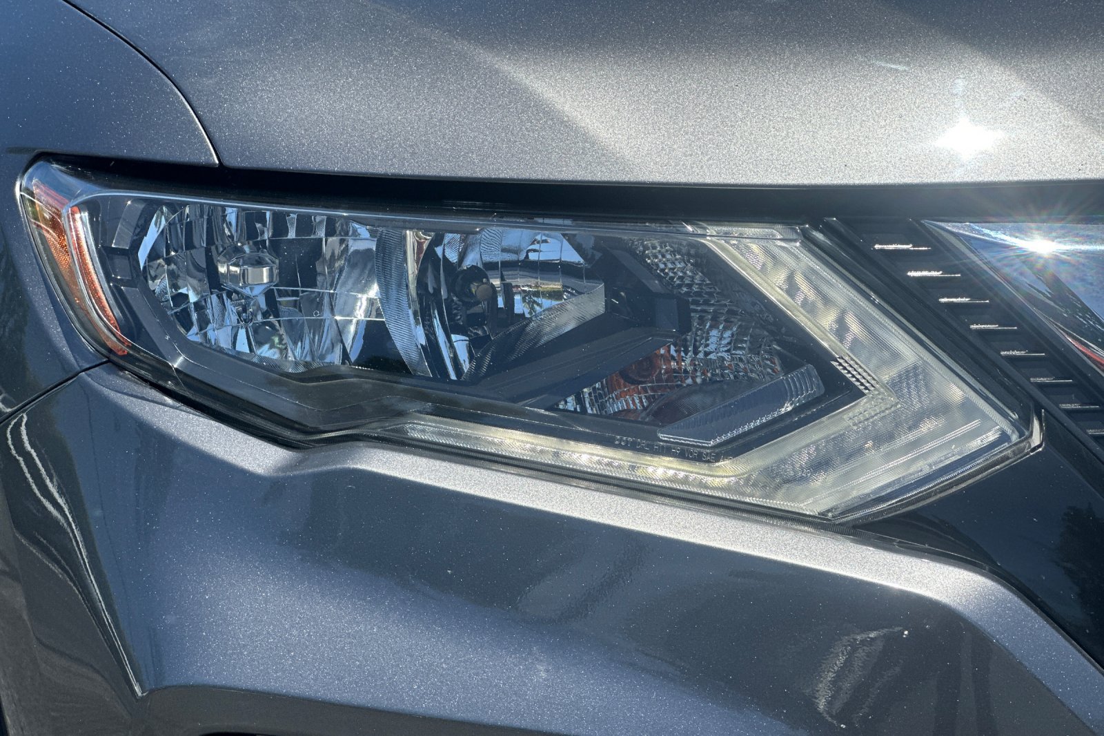 Used 2019 Nissan Rogue SV FWD image 11