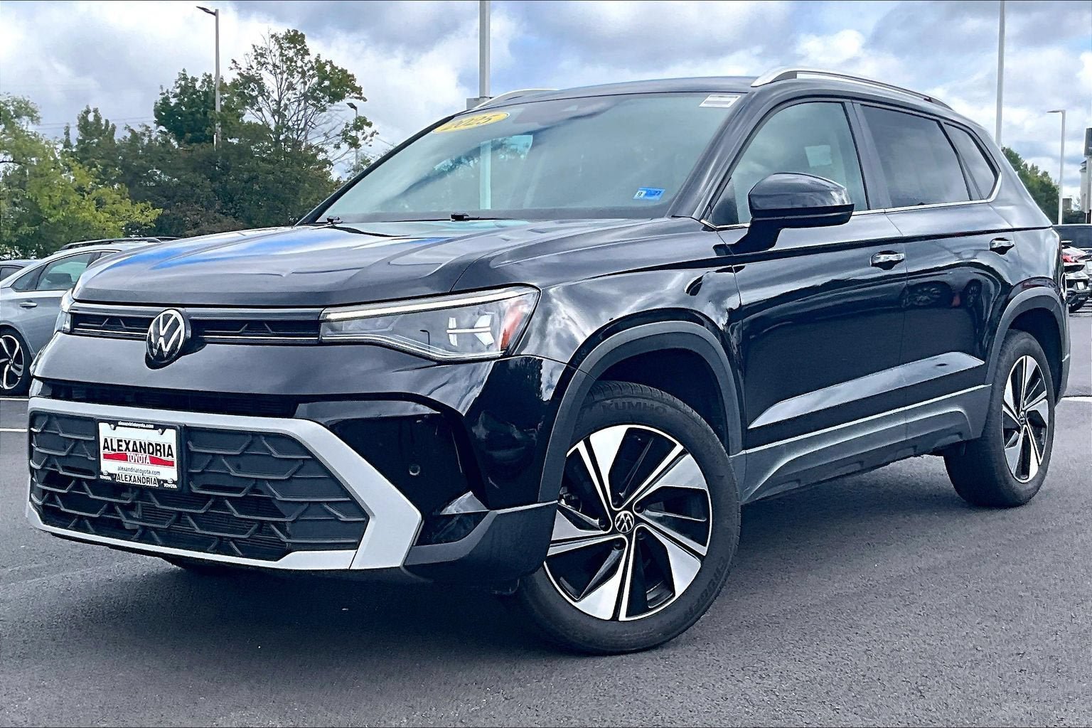 Used 2025 Volkswagen Taos SE