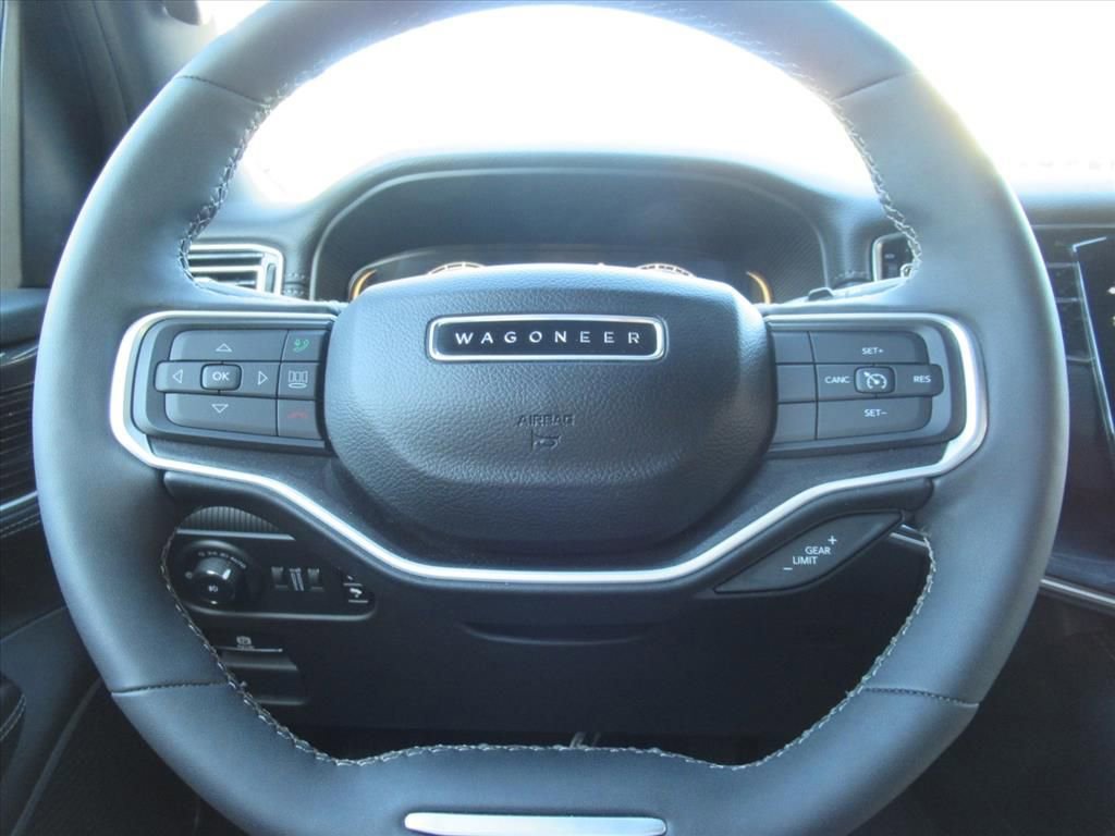 Used 2024 Jeep Wagoneer 4WD image 22