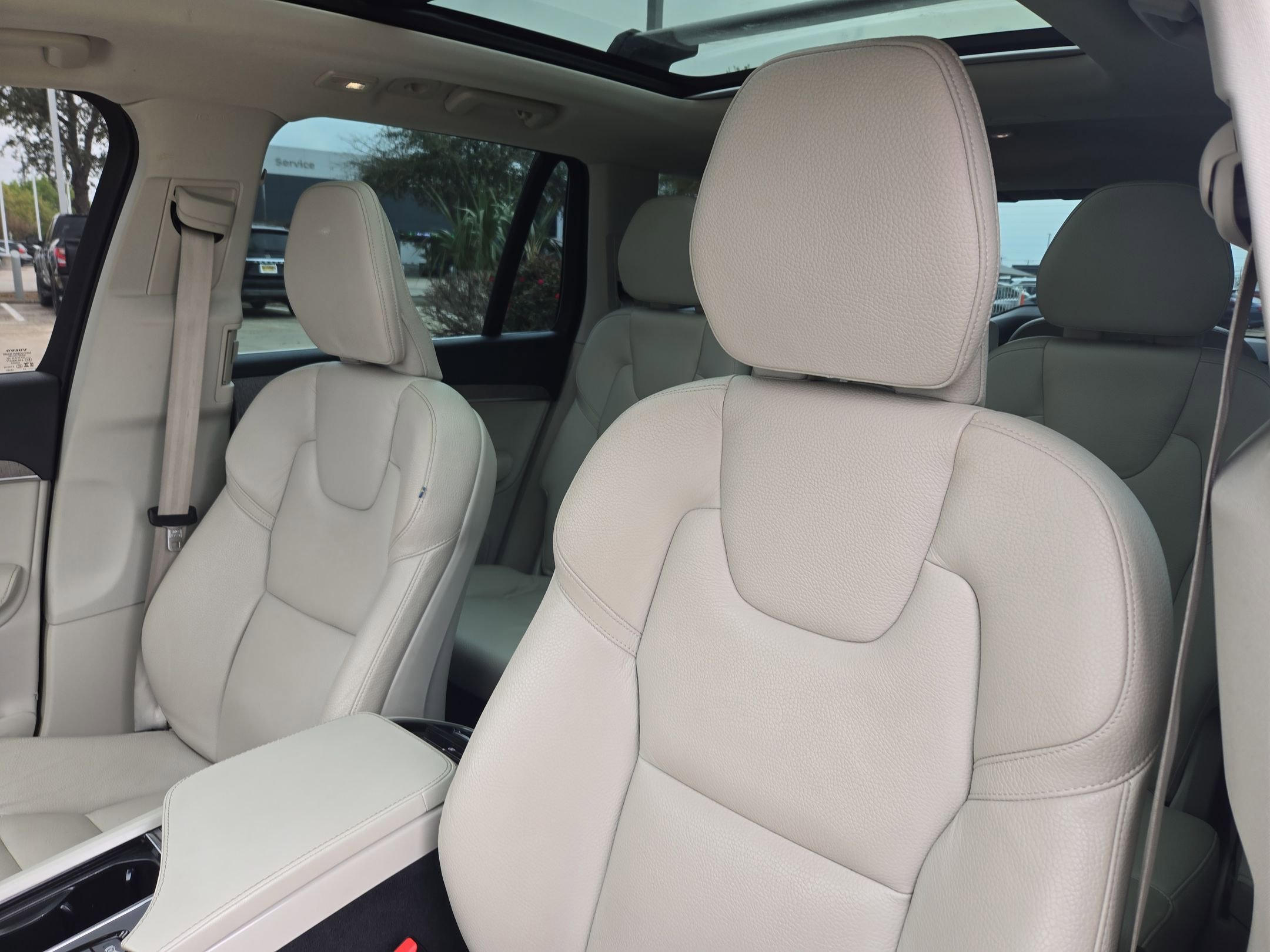 Used 2023 Volvo XC90 B6 Plus AWD/4WD image 9
