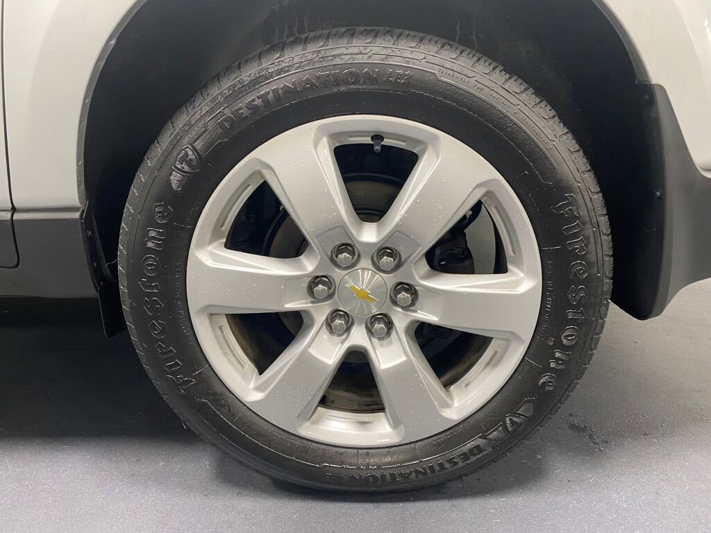 Used 2017 Chevrolet Traverse LT w/ Style and Technology Package image 14
