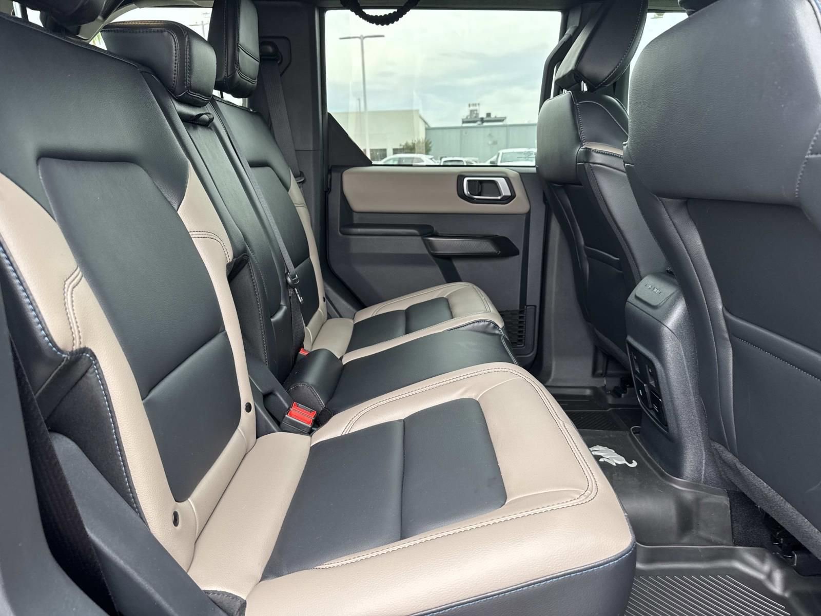 Used 2024 Ford Bronco Wildtrak AWD/4WD image 11