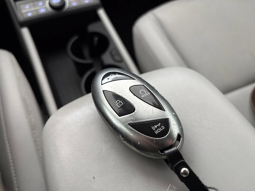 Used 2024 Hyundai Kona Limited FWD image 25