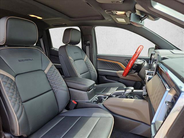 Used 2025 GMC Canyon Denali AWD/4WD image 17