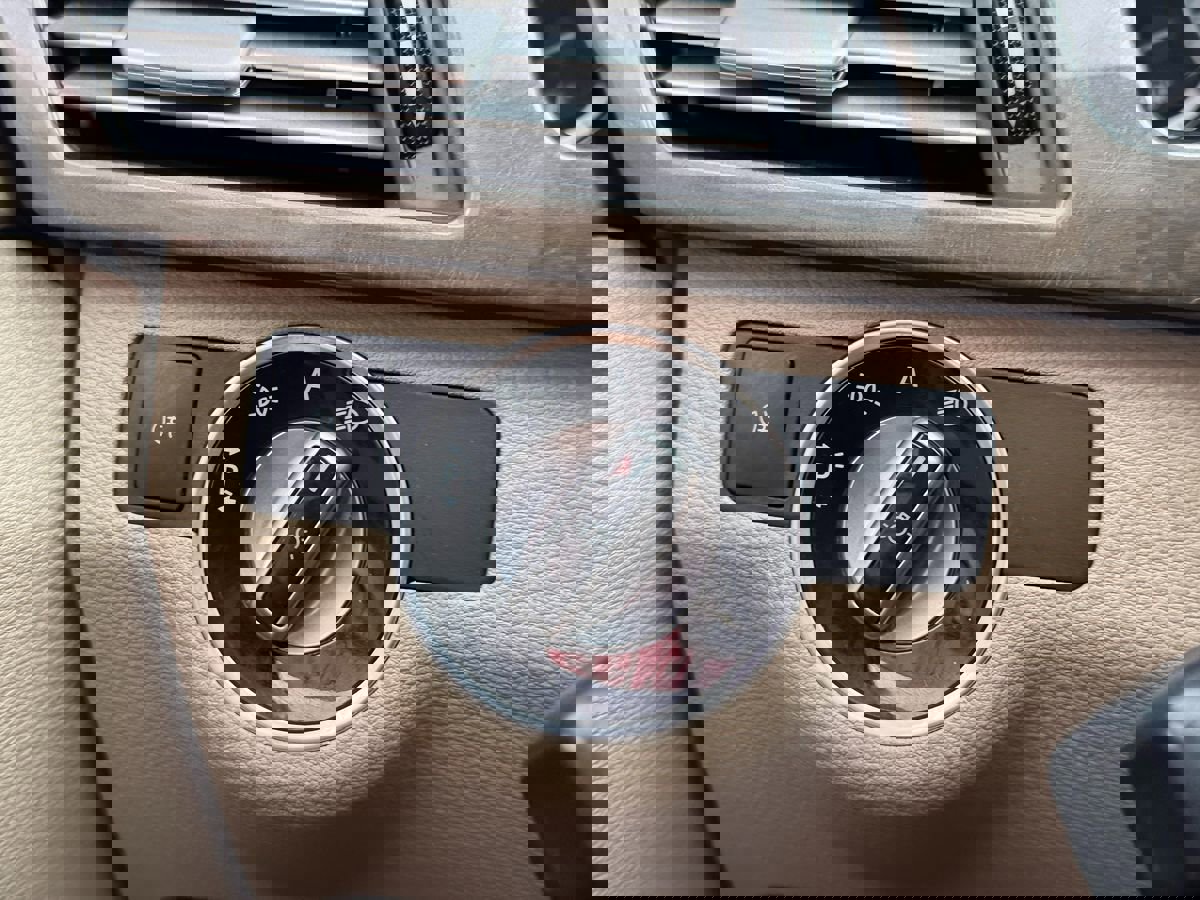 Used 2011 Mercedes-Benz E 550 Sedan image 49