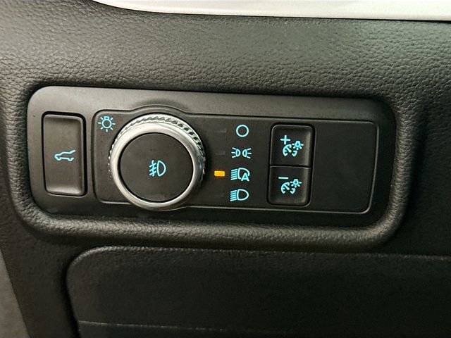 Used 2020 Ford Explorer XLT w/ Equipment Group 202A image 8