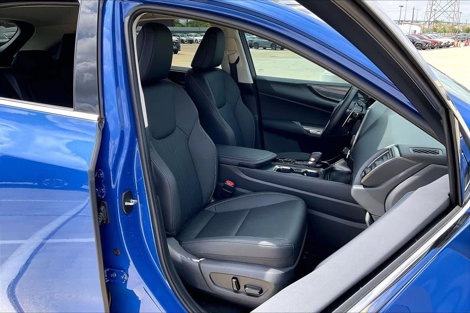 Used 2025 Lexus NX 250 FWD w/ Accessory Package (K3) image 8