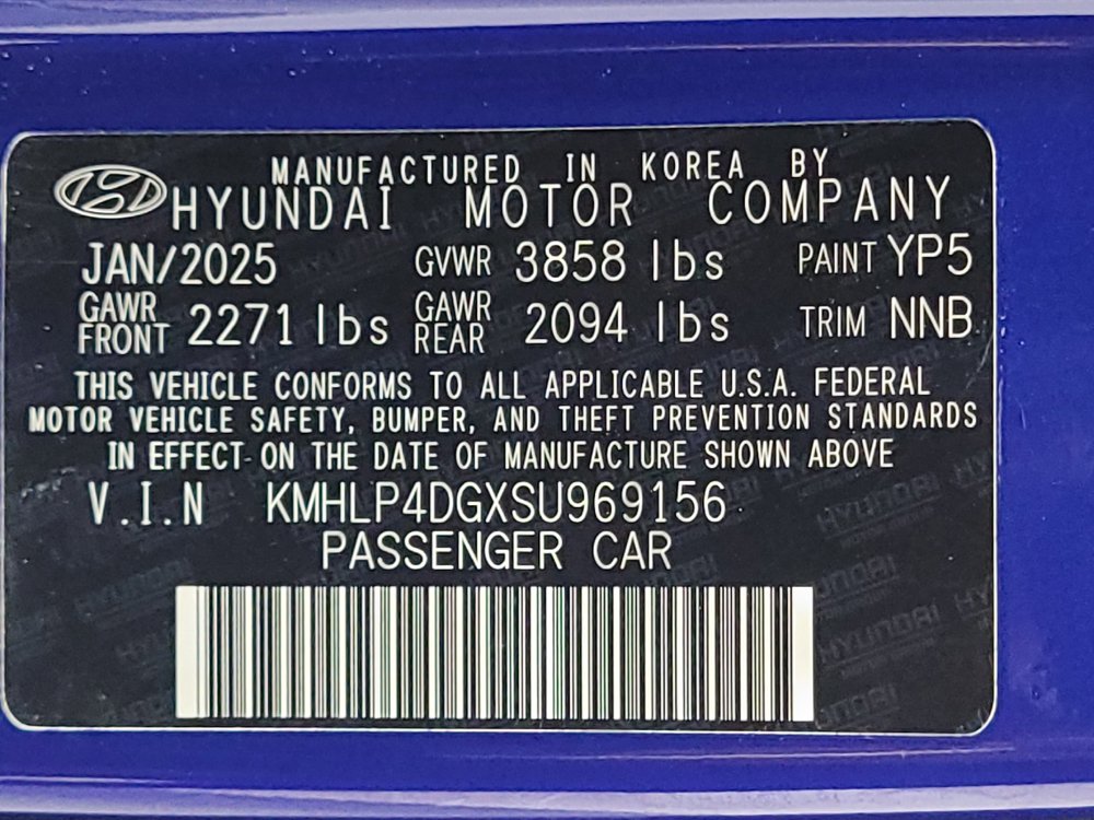 Used 2025 Hyundai Elantra Limited FWD image 33