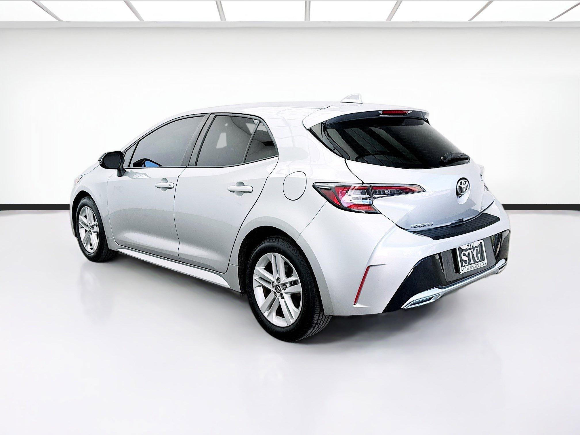 Used 2019 Toyota Corolla SE w/ Carpet Mat Package FWD image 6