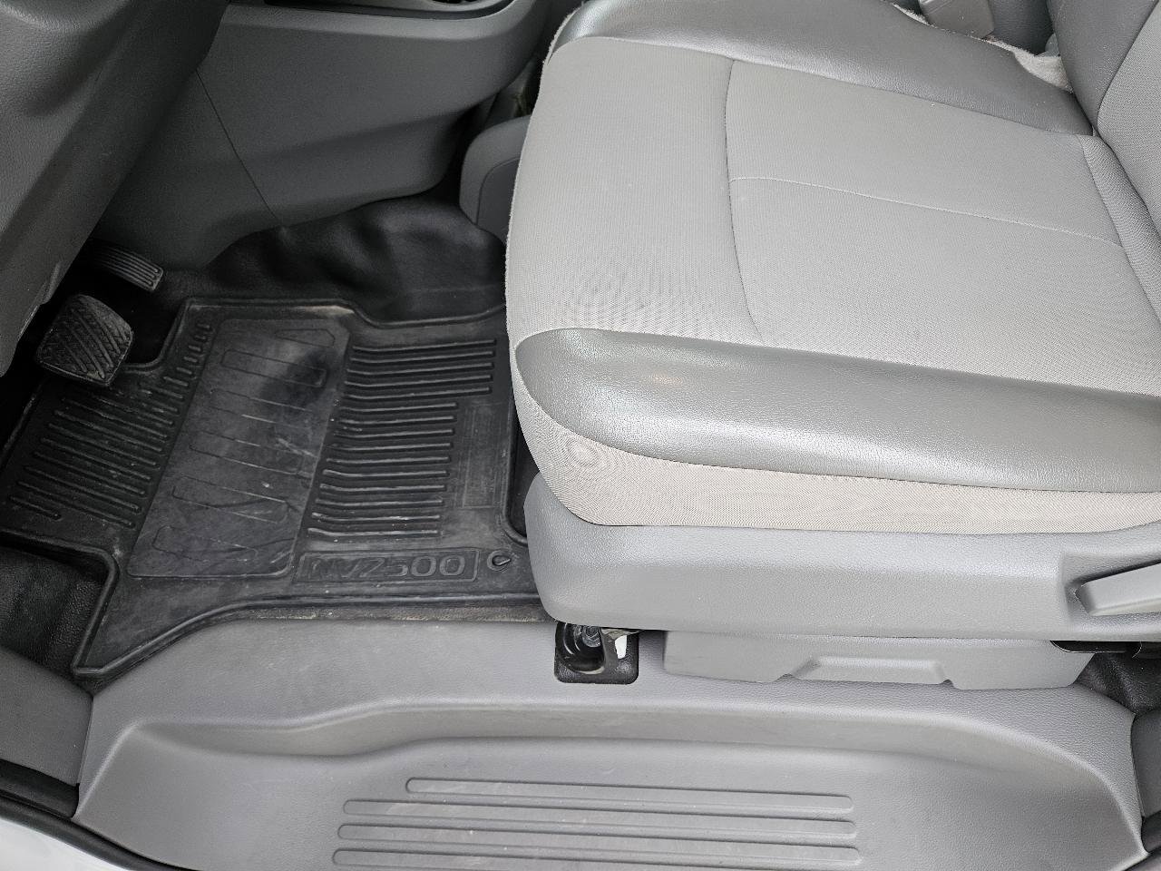 Used 2019 Nissan NV 2500 SV RWD image 13