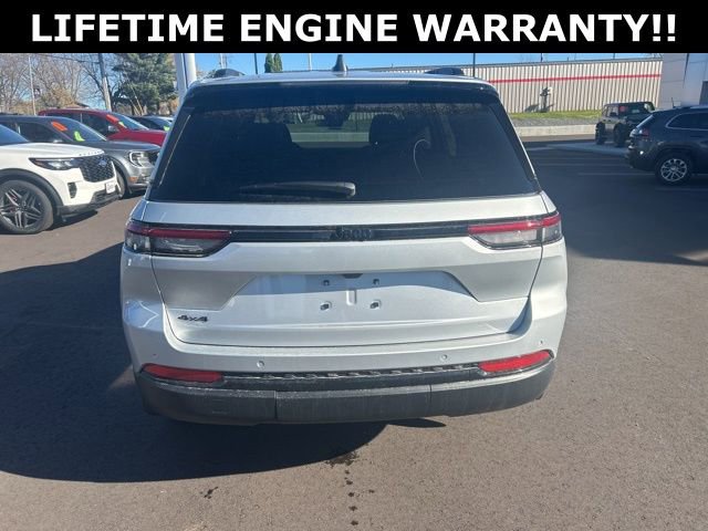 New 2025 Jeep Grand Cherokee Altitude image 6