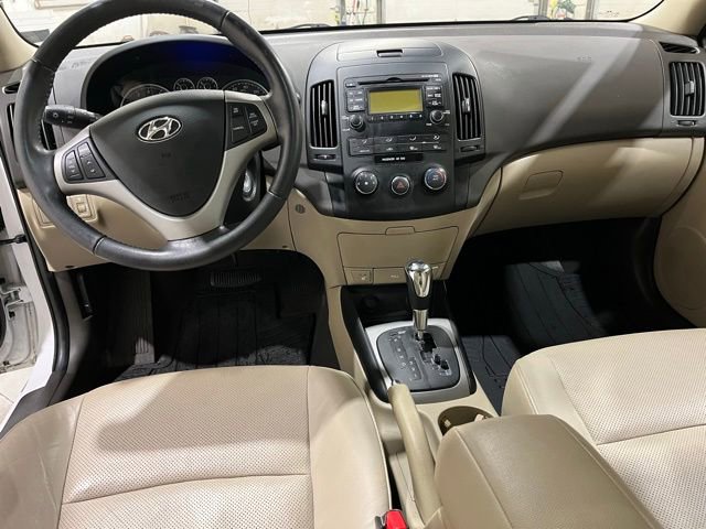 Used 2011 Hyundai Elantra SE image 16