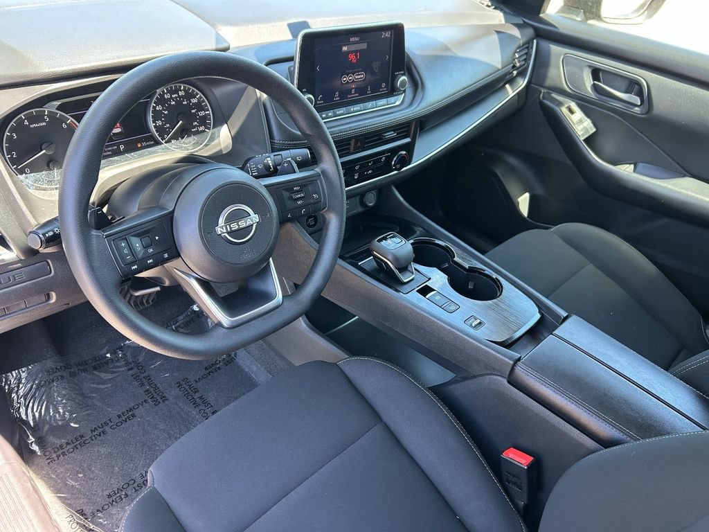 Used 2024 Nissan Rogue S FWD image 27