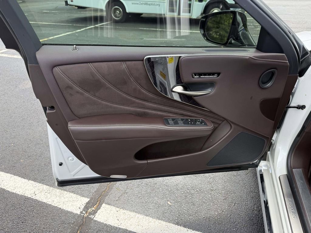 Used 2020 Lexus LS 500 w/ Interior Upgrade Package RWD image 12