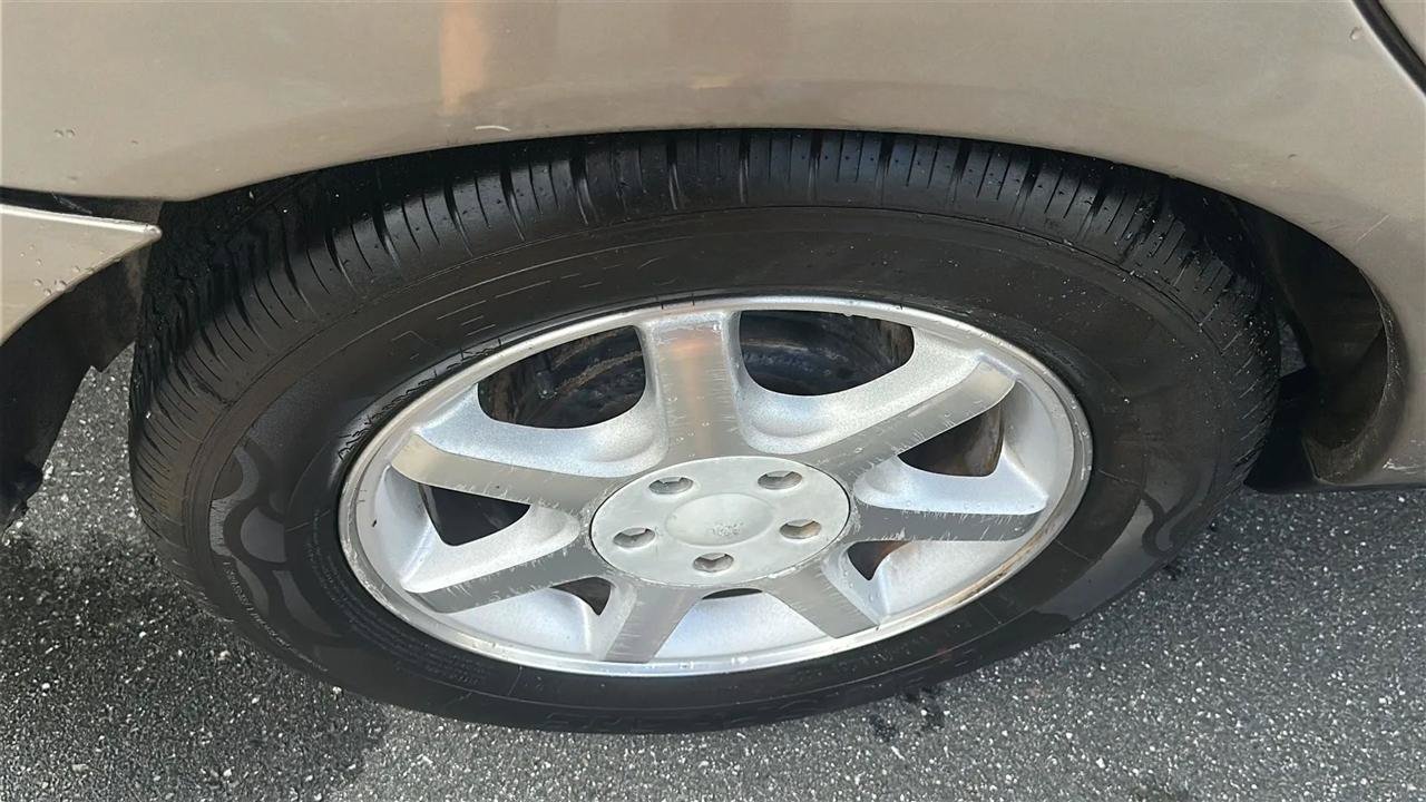 Used 2006 Ford Taurus SEL FWD image 18