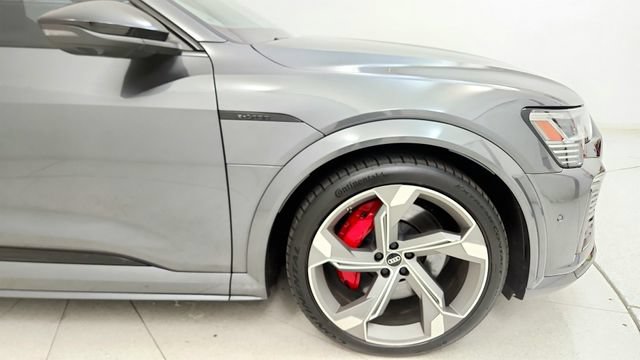 Used 2024 Audi Q8 e-tron Prestige AWD/4WD image 21