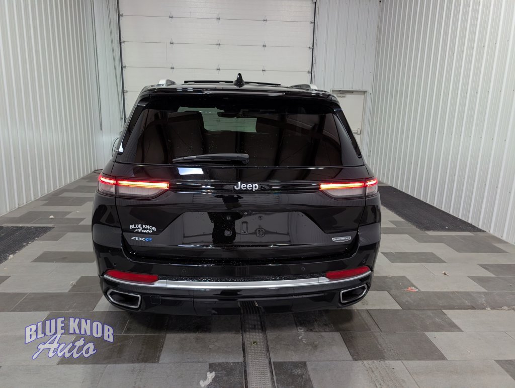 Used 2022 Jeep Grand Cherokee Summit AWD/4WD image 3