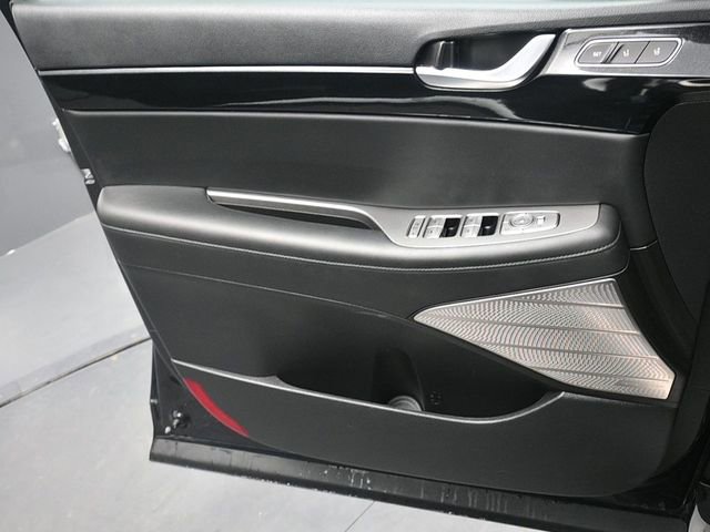 Used 2022 Hyundai Palisade Limited w/ Winter Package image 24