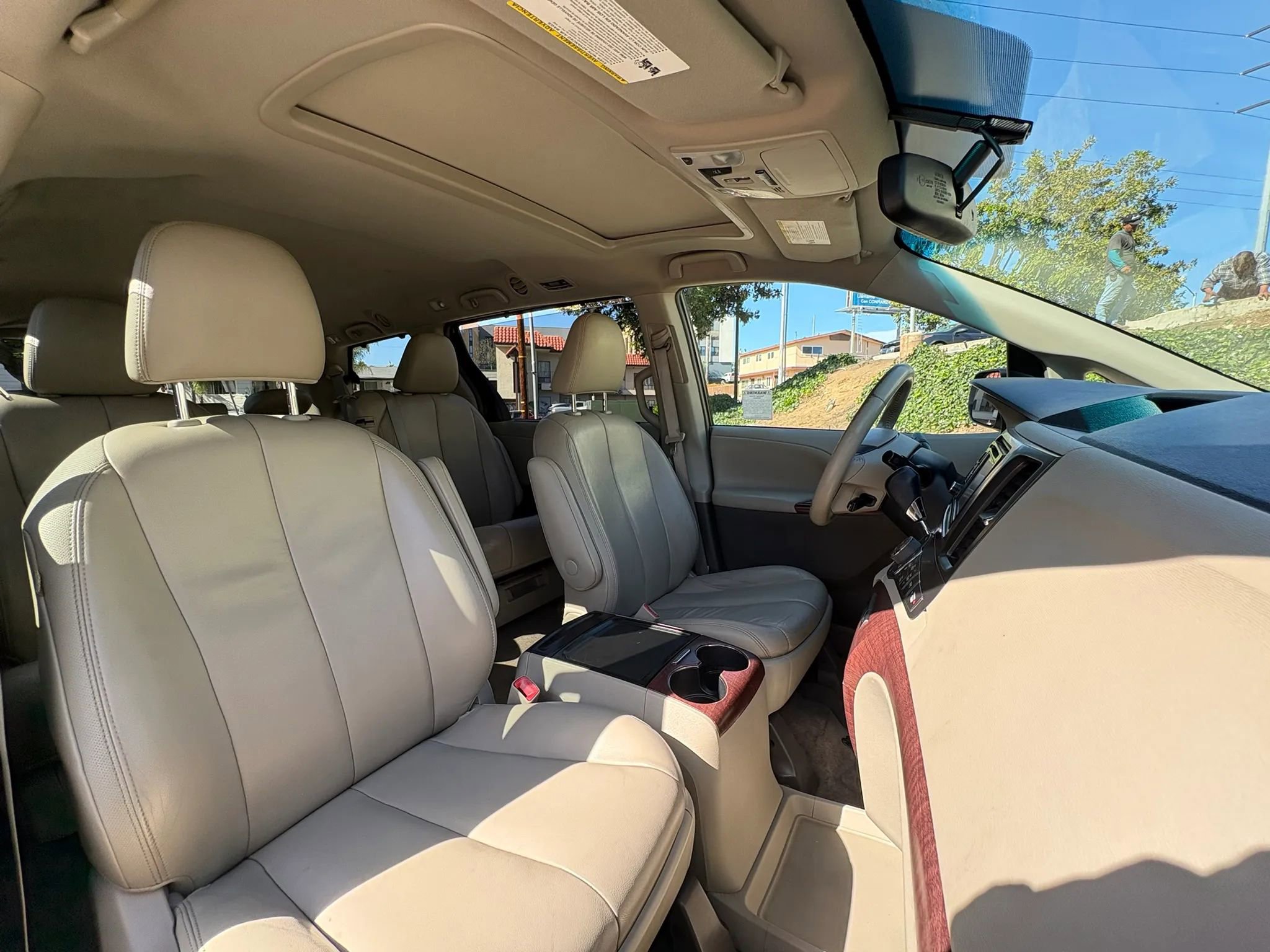 Used 2012 Toyota Sienna XLE FWD image 21