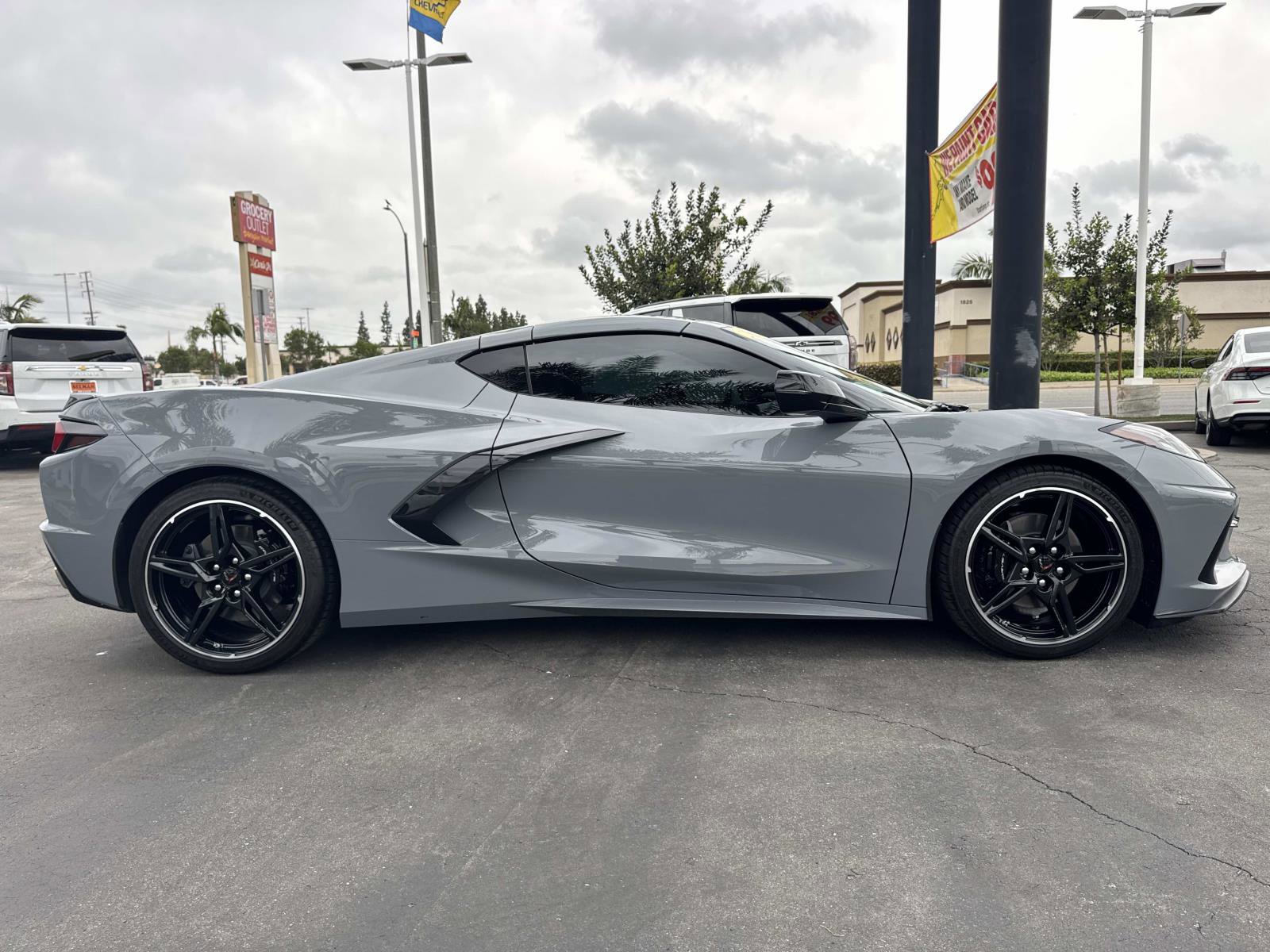 Used 2024 Chevrolet Corvette Stingray Preferred Cpe w/ Stealth Interior Trim Package image 4