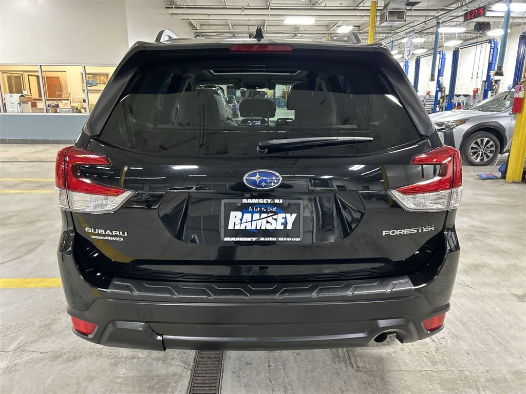 Used 2021 Subaru Forester Premium image 26