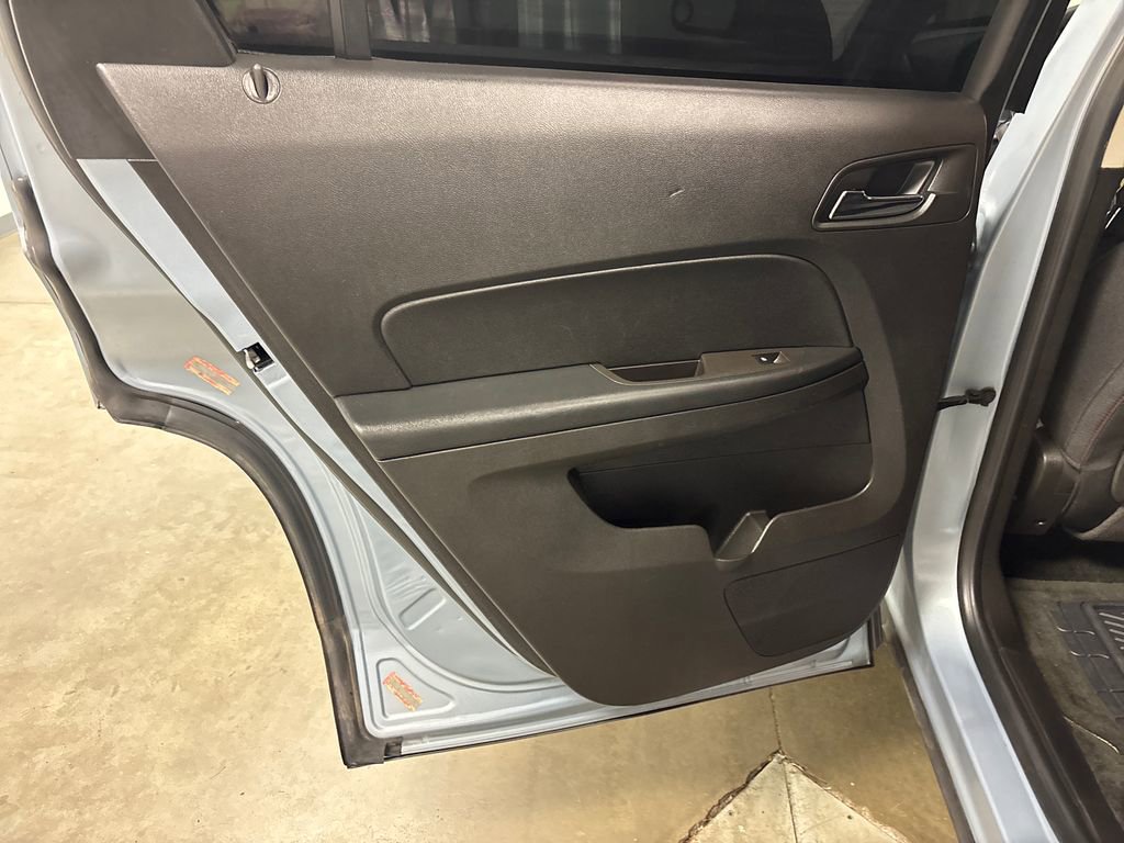 Used 2015 GMC Terrain SLE FWD image 29