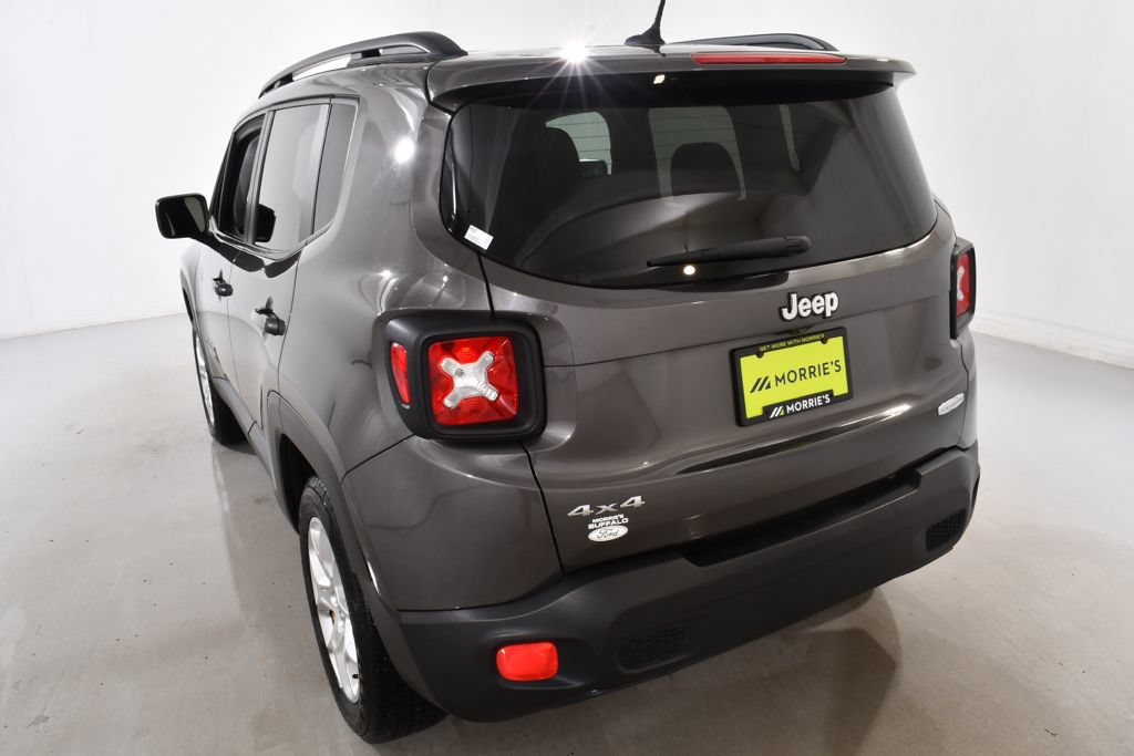 Used 2017 Jeep Renegade Latitude AWD/4WD image 14