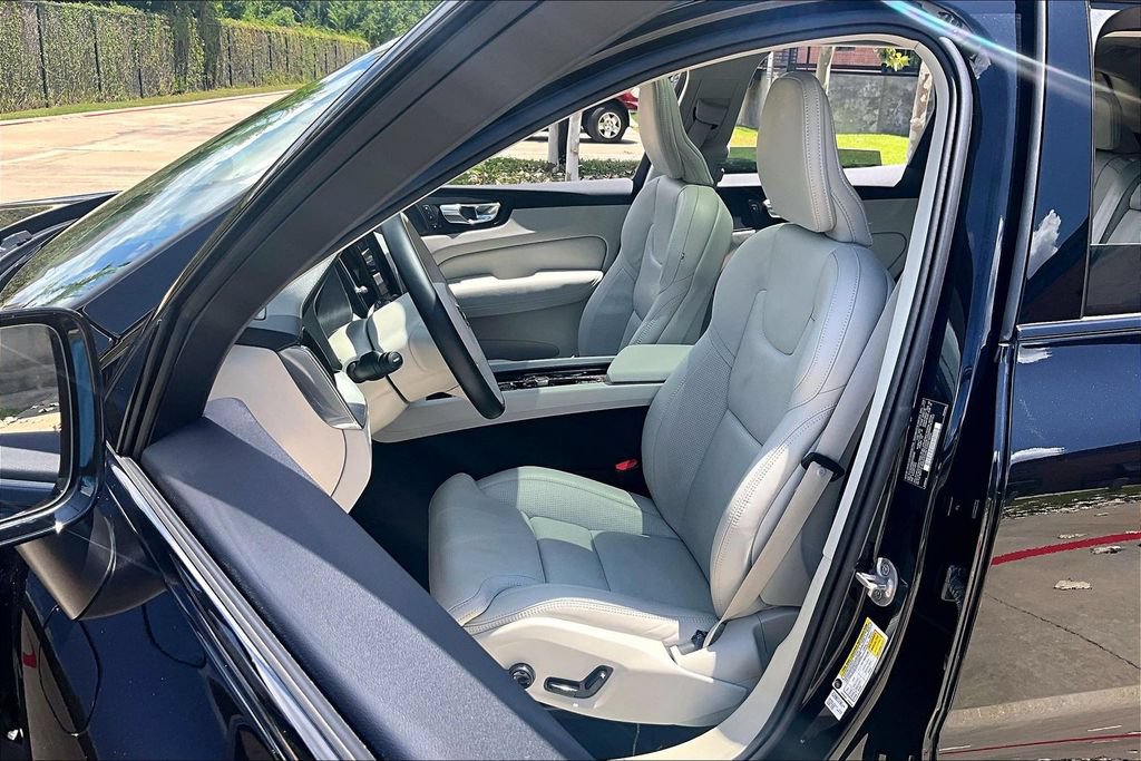 Used 2025 Volvo XC60 T8 Ultra w/ Protection Package Premier AWD/4WD image 33