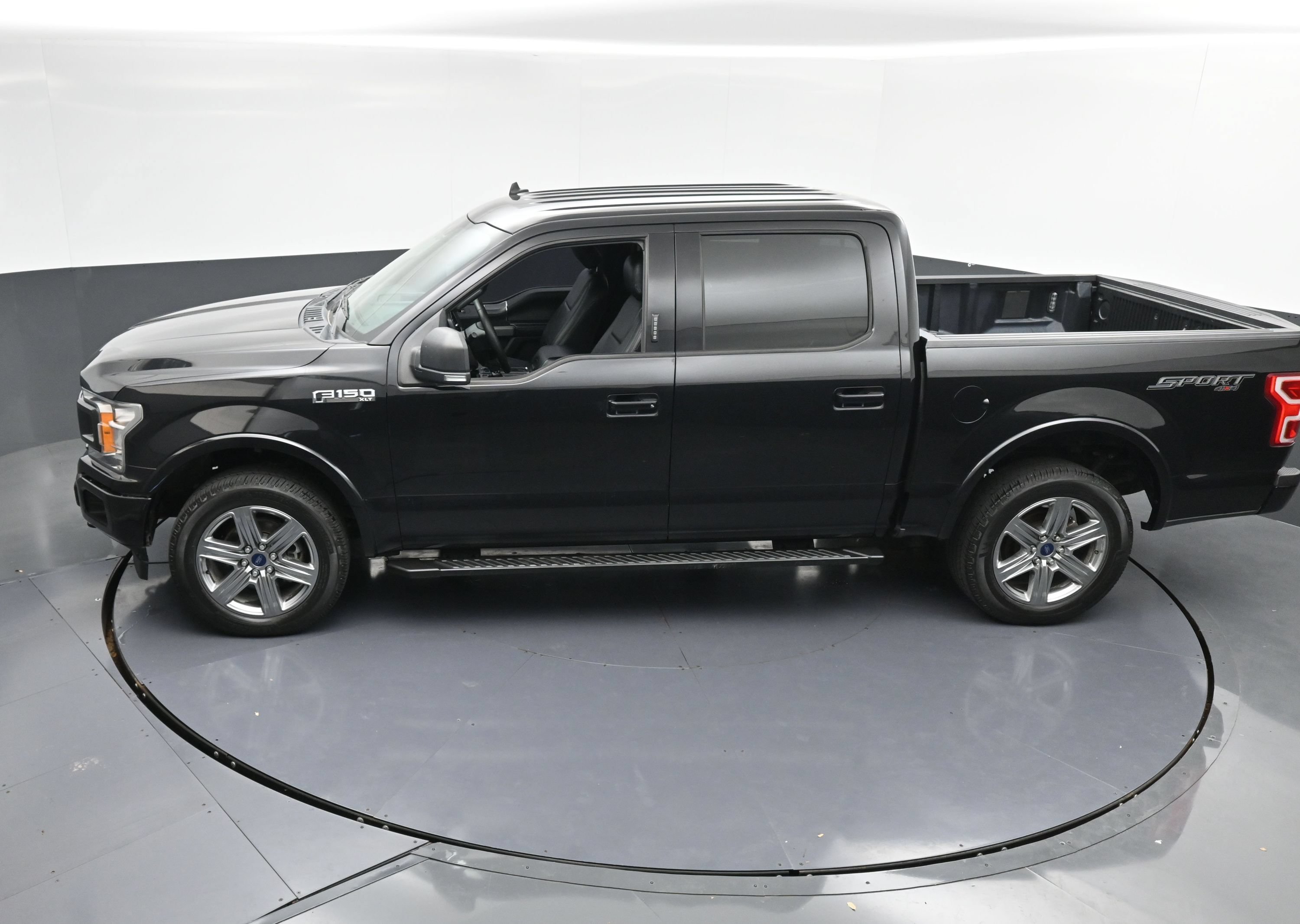 Used 2019 Ford F150 XLT w/ Equipment Group 302A Luxury AWD/4WD image 35