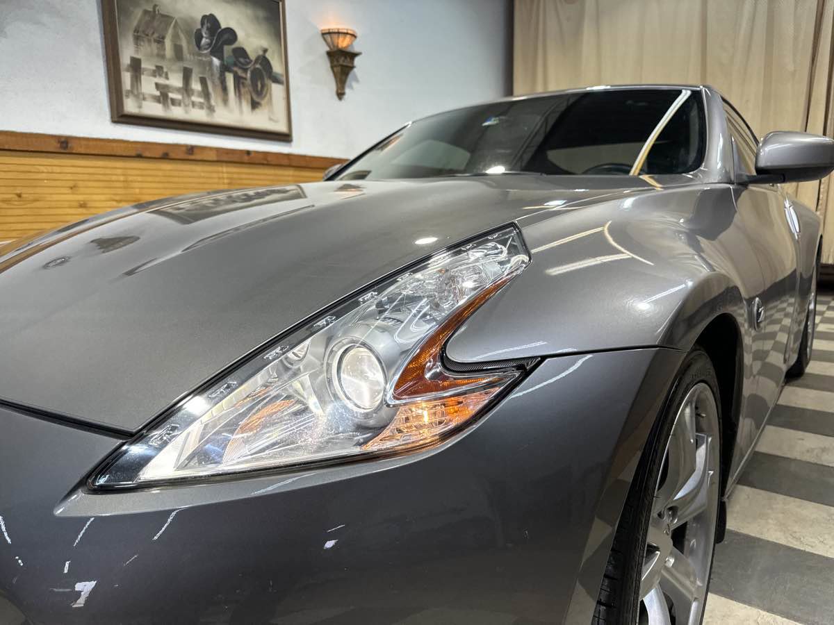 Used 2009 Nissan 370Z Touring w/ Sport Pkg image 7