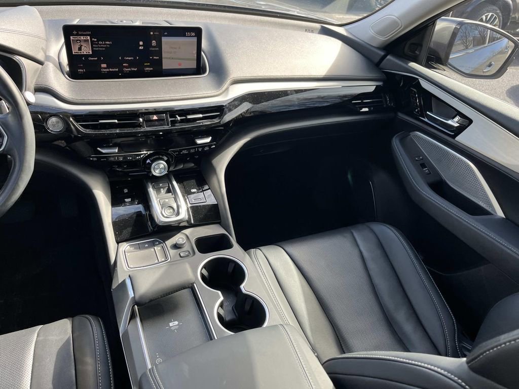 Used 2023 Acura MDX SH-AWD w/ Technology Package image 16