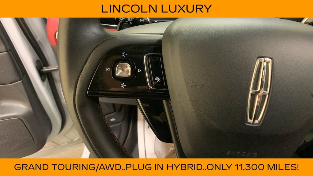 Used 2025 Lincoln Corsair Grand Touring w/ Towing Package AWD/4WD image 32