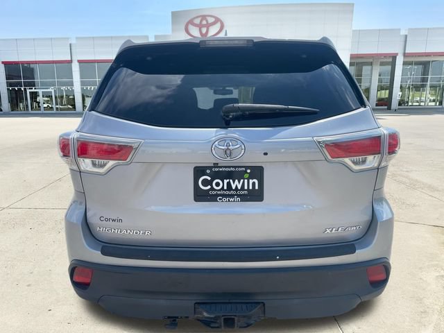 Used 2016 Toyota Highlander XLE AWD/4WD image 4