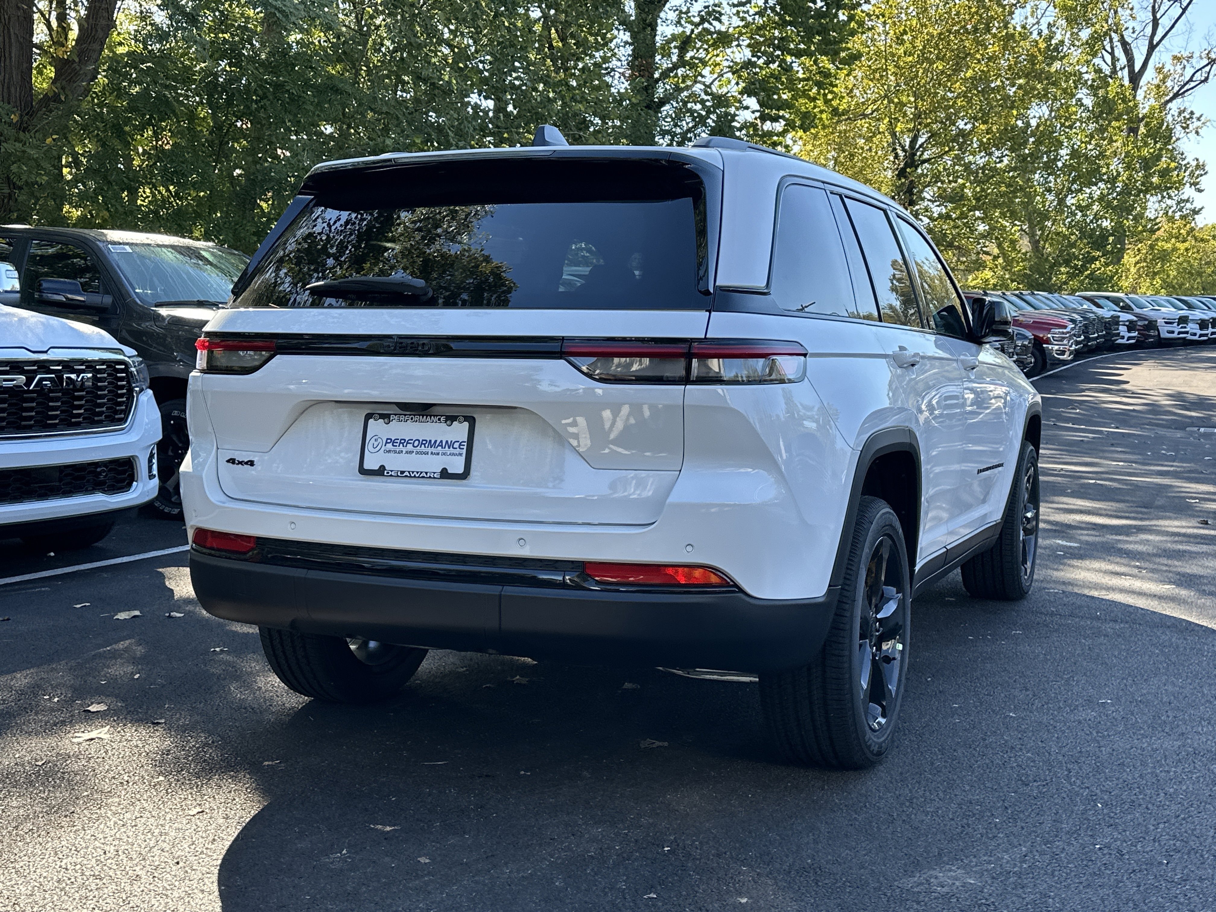 New 2025 Jeep Grand Cherokee Altitude image 16