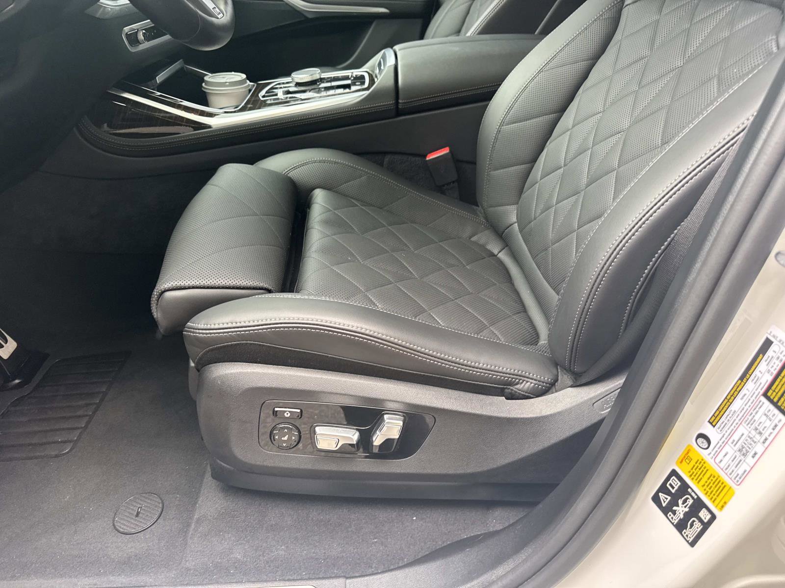 Used 2023 BMW X7 xDrive40i w/ M Sport Package image 20