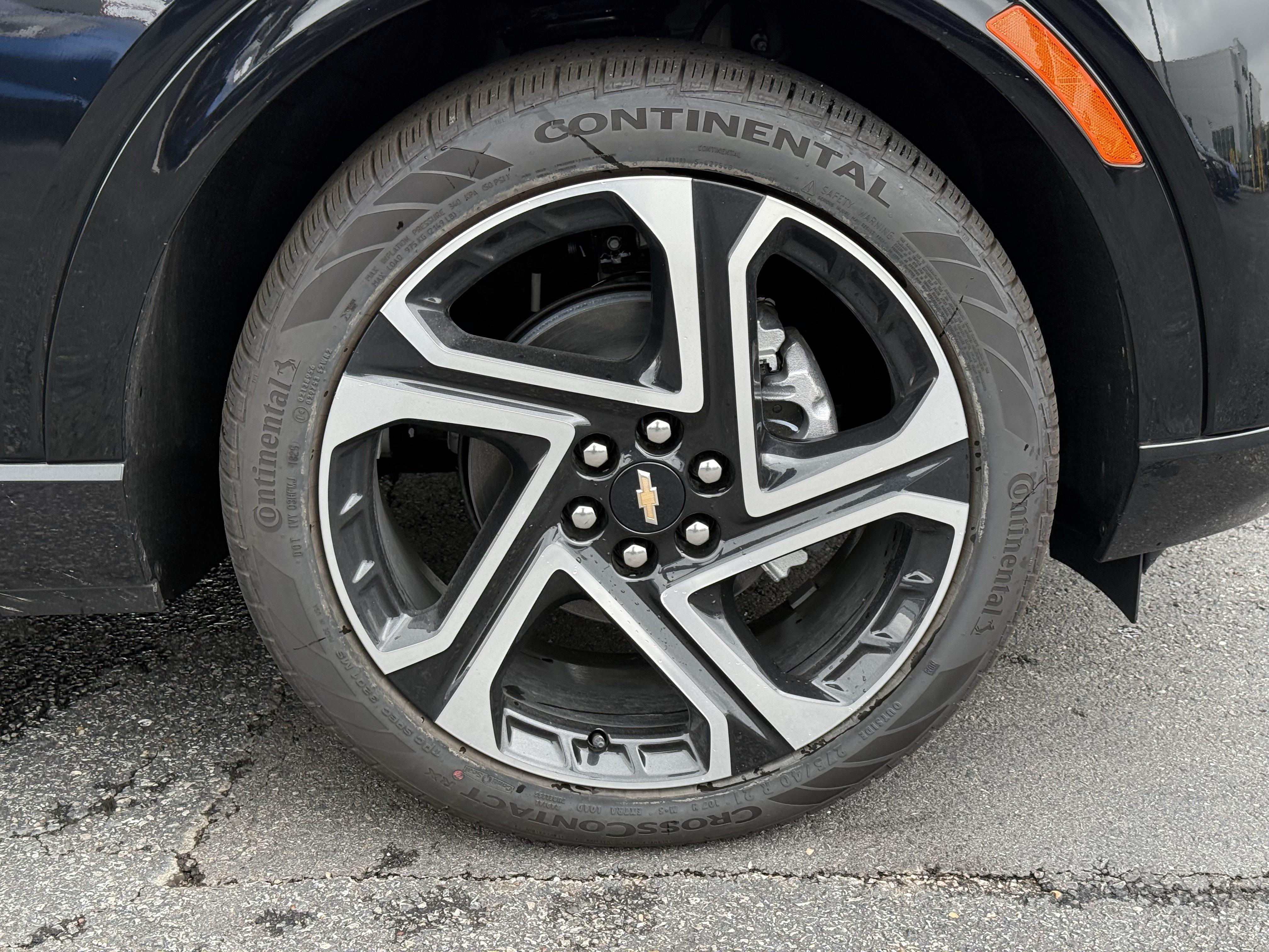 New 2026 Chevrolet Equinox EV LT w/ Convenience Package II FWD image 13
