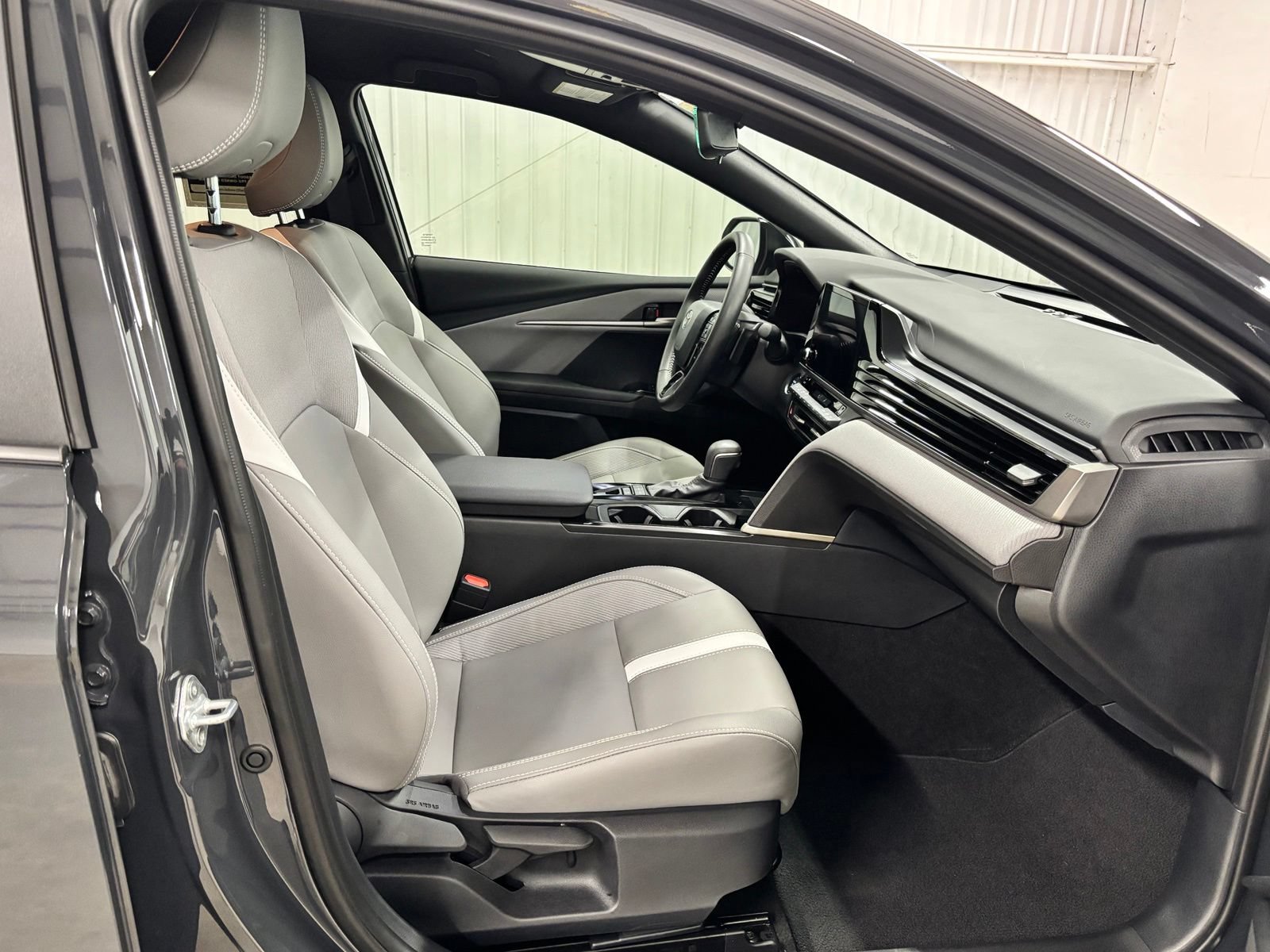 Used 2026 Toyota Camry SE FWD image 21