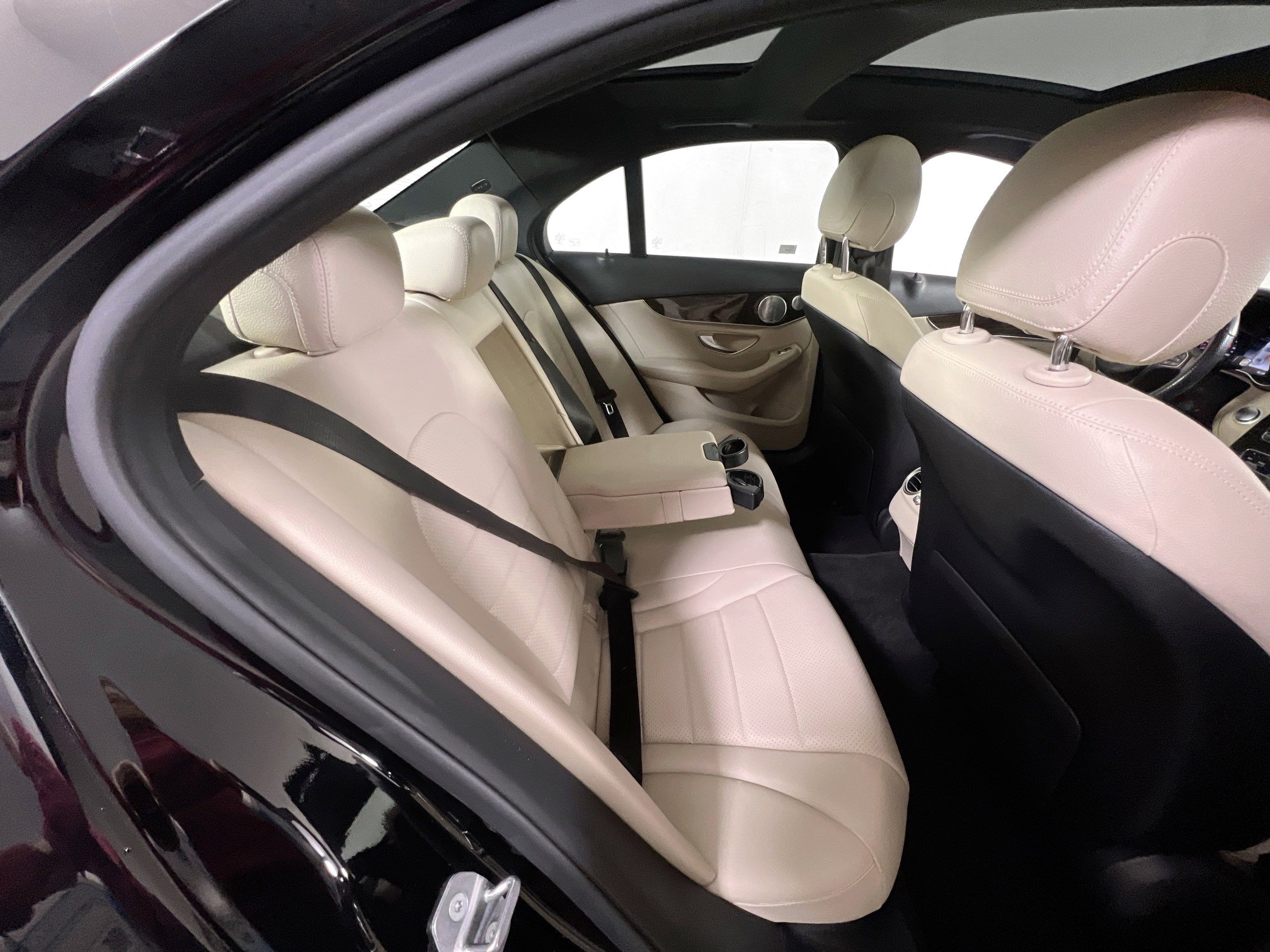 Used 2018 Mercedes-Benz C 300 4MATIC image 27